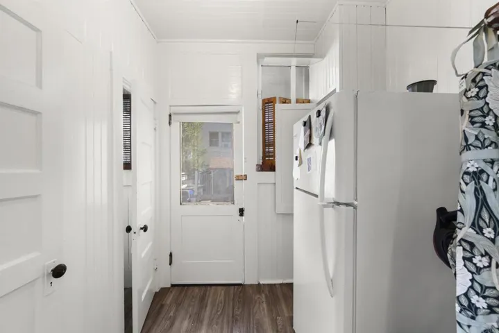 1048 Utility to Courtyard