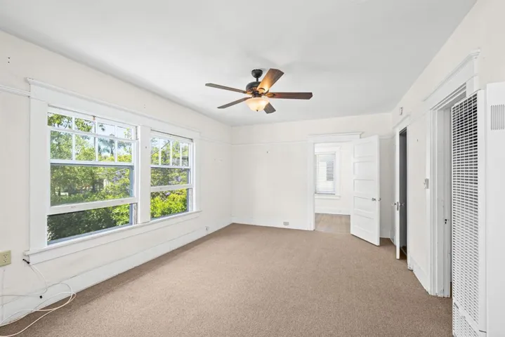 1050 Living space