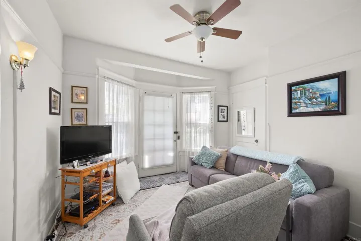 1046 Living Dining