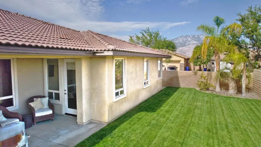 Spacious Bk Yd.w/ Mt. views