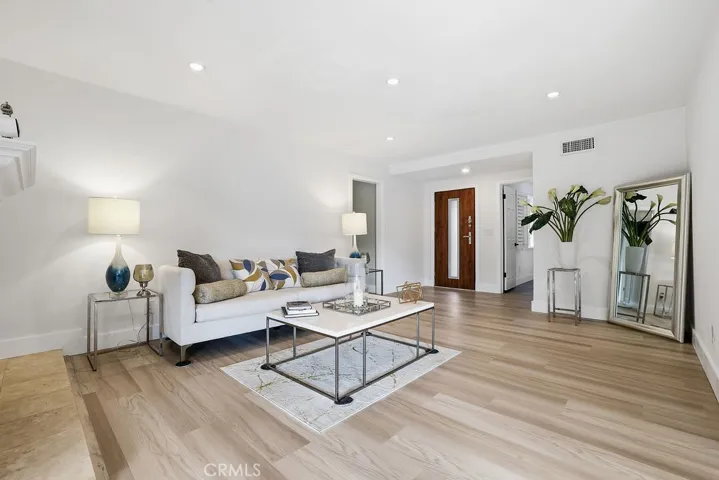 6949 Lena, West Hills, California 91307