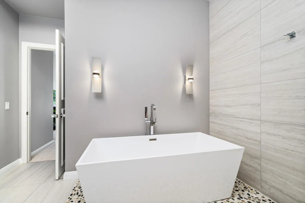 Free standing tub