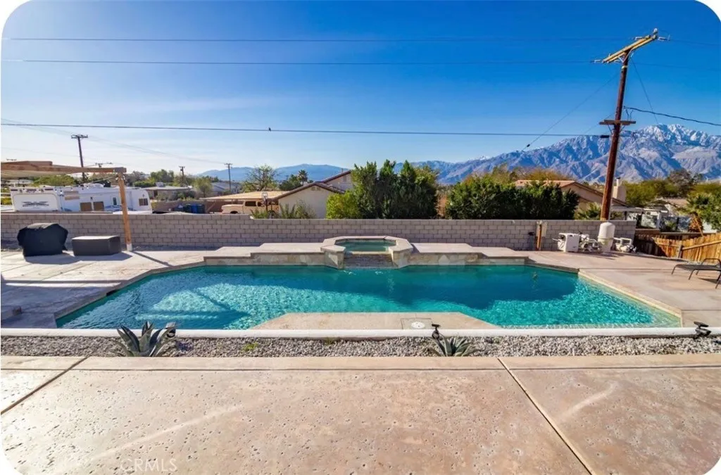 Pool AREA