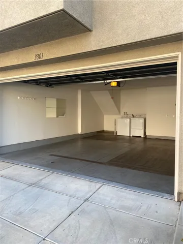 2 Car Garage (attached)