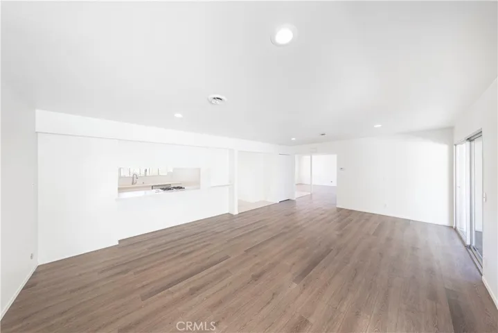 Spacious Living Room & Dining Area w/ceiling lighting throughout.