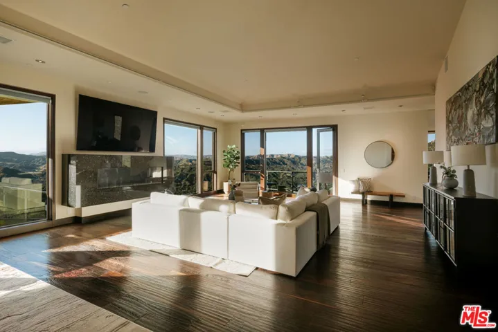 25155 Piuma Road, Malibu, California 90265