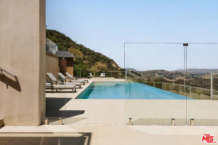 25155 Piuma Road, Malibu, California 90265