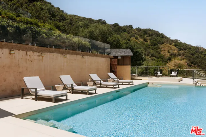 25155 Piuma Road, Malibu, California 90265