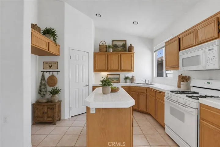 VIRTUALLY STAGED