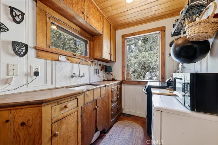 You should see the view from these windows!