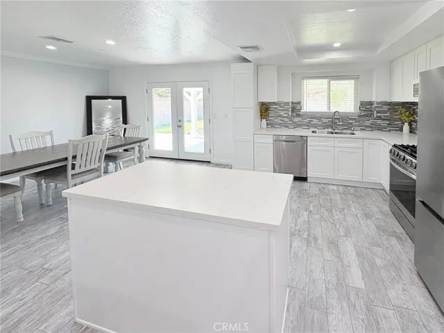1802 Linda Avenue, Lancaster, California 93534