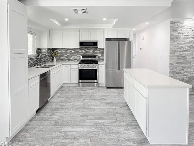 1802 Linda Avenue, Lancaster, California 93534