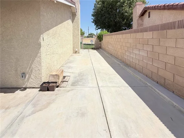 1802 Linda Avenue, Lancaster, California 93534