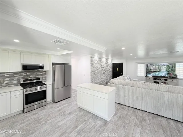 1802 Linda Avenue, Lancaster, California 93534