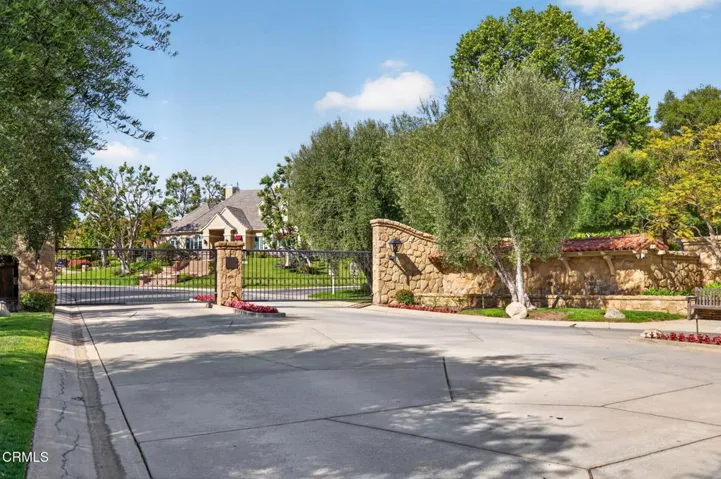 144-web-or-mls-UpmarketMedia-3262Cal-446