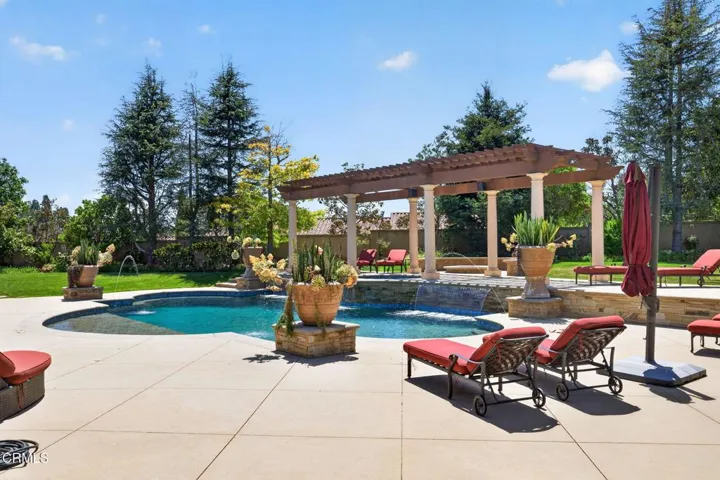 127-web-or-mls-UpmarketMedia-3262Cal-263