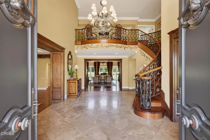 26-web-or-mls-UpmarketMedia-3262Cal-031