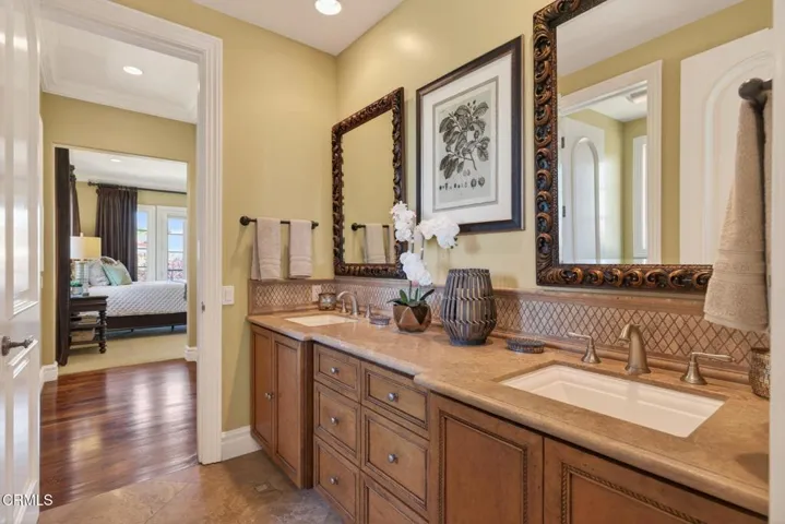 99-web-or-mls-UpmarketMedia-3262Cal-368