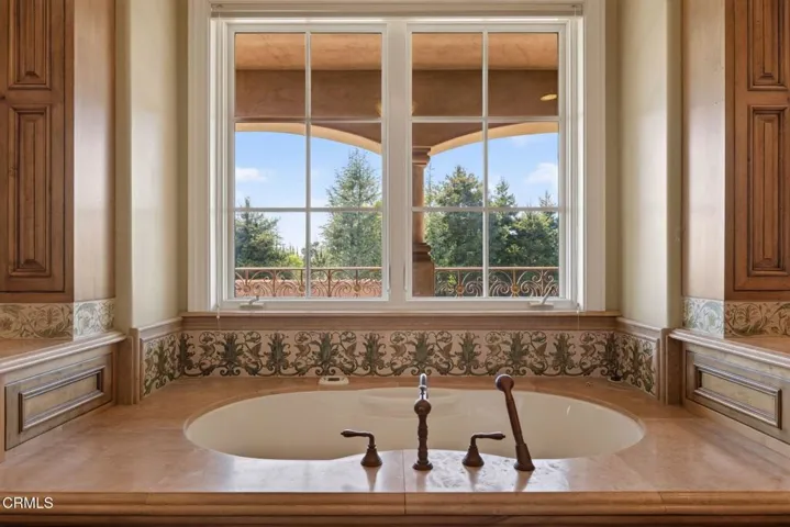 85-web-or-mls-UpmarketMedia-3262Cal-435