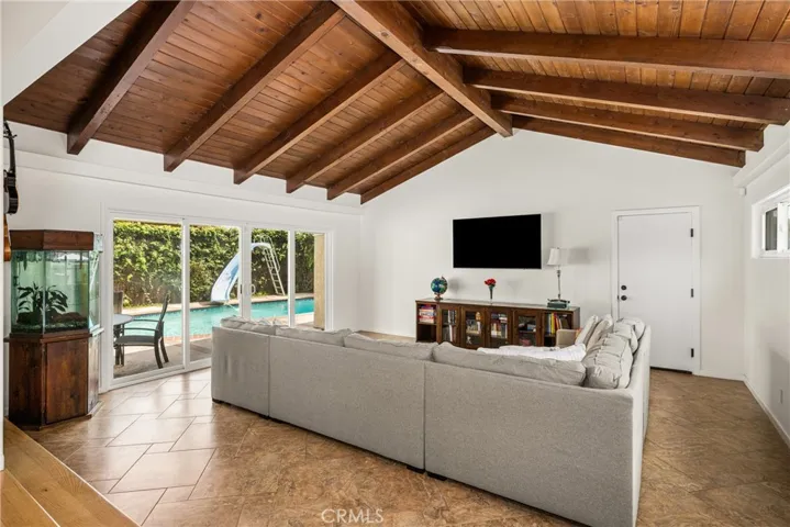 5305 E Carita Street, Long Beach, California 90808