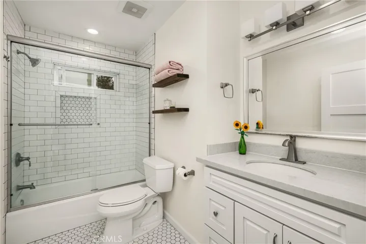 5305 E Carita Street, Long Beach, California 90808