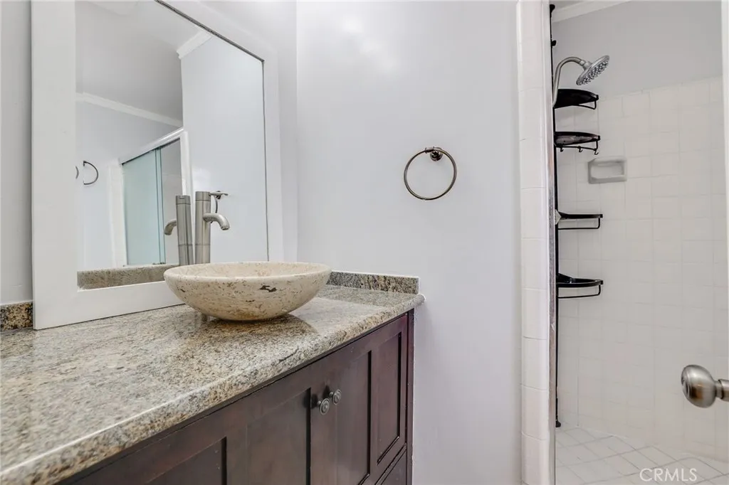 Primary 3/4 bath