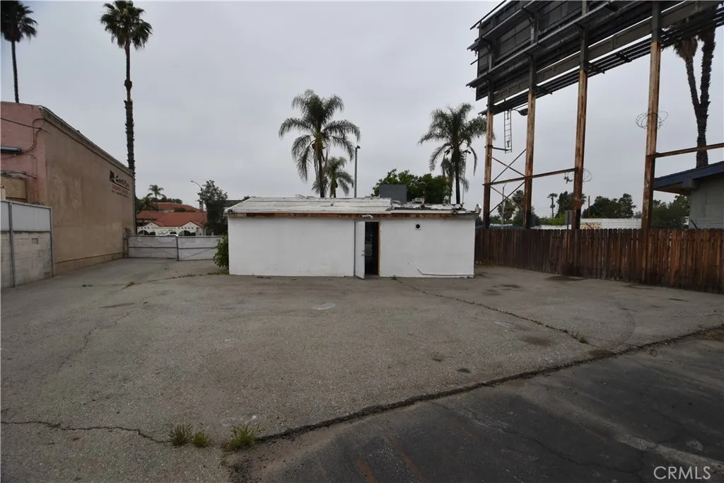 6682 Magnolia Avenue, Riverside, California 92506 — photo 5