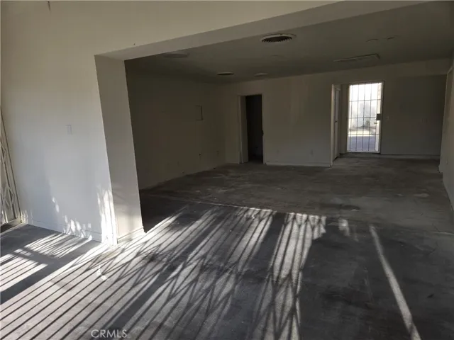 6682 Magnolia Avenue, Riverside, California 92506