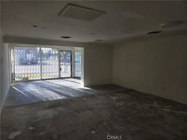 6682 Magnolia Avenue, Riverside, California 92506
