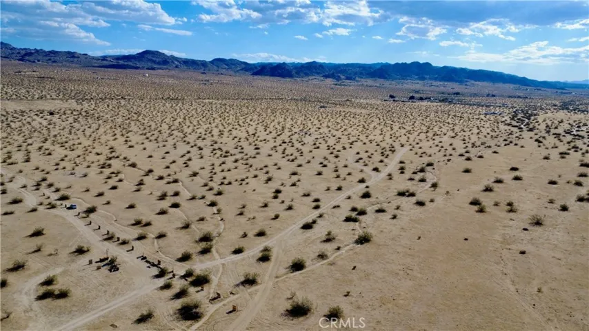 1234 Gianelli Road, Joshua Tree, California 92252