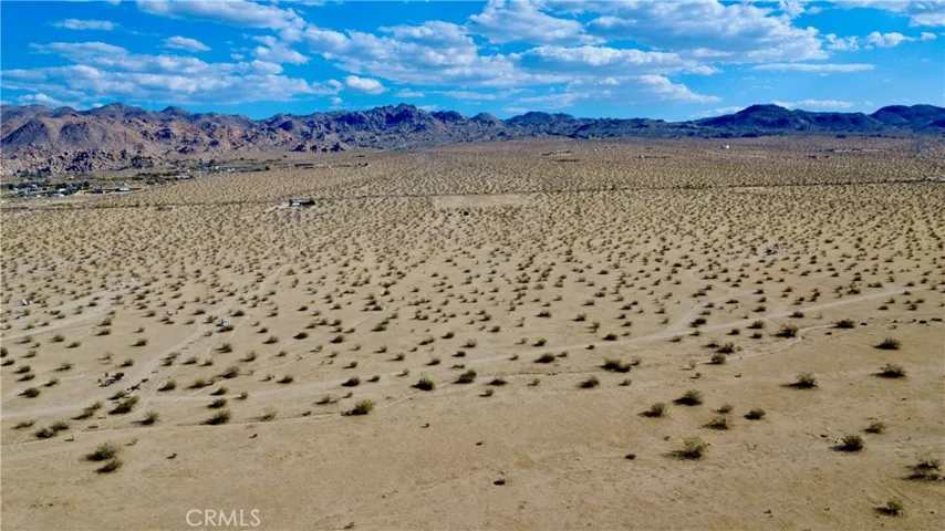 1234 Gianelli Road, Joshua Tree, California 92252