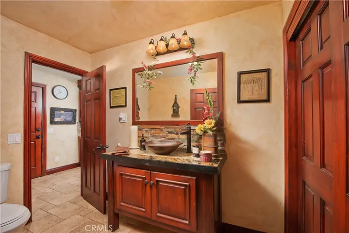 Bathroom 3 with a Closet