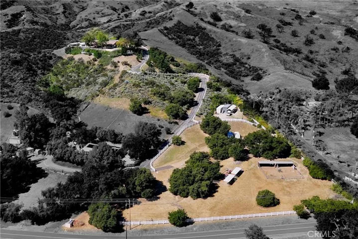Aerial View of Property with Approximate Property Boundaries