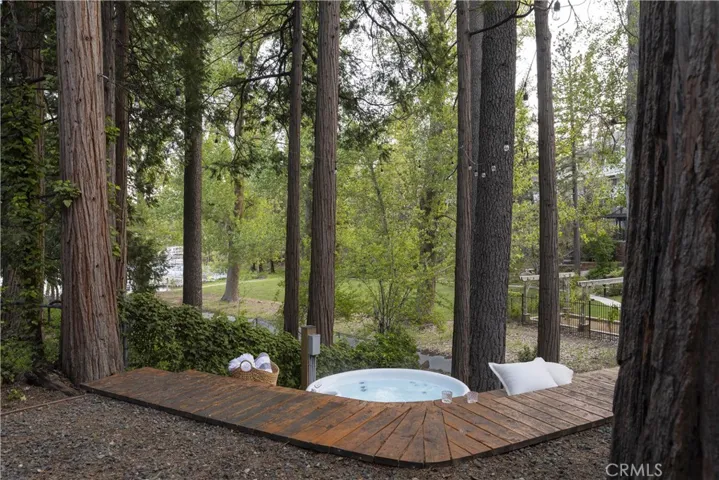 27643 West Shore Road 1, Lake Arrowhead, California 92352