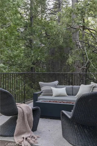 27643 West Shore Road 3, Lake Arrowhead, California 92352