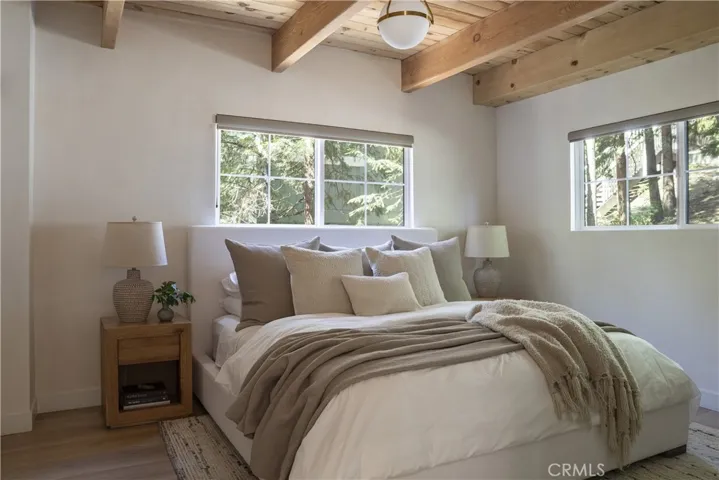 27643 West Shore Road 3, Lake Arrowhead, California 92352