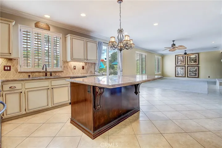 14182 Crystal View, Riverside, California 92508