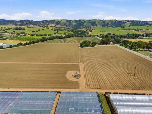 Leavesley Road, Gilroy, California 95020