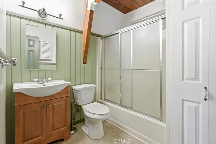 Mid level bathroom