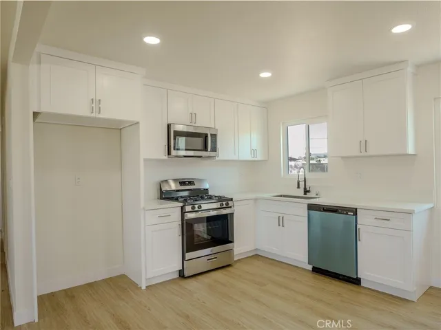 21865 Fox, Apple Valley, California 92307