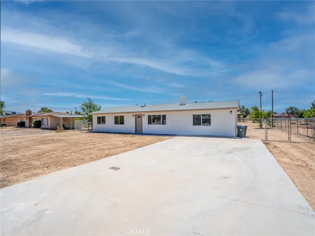 21865 Fox, Apple Valley, California 92307