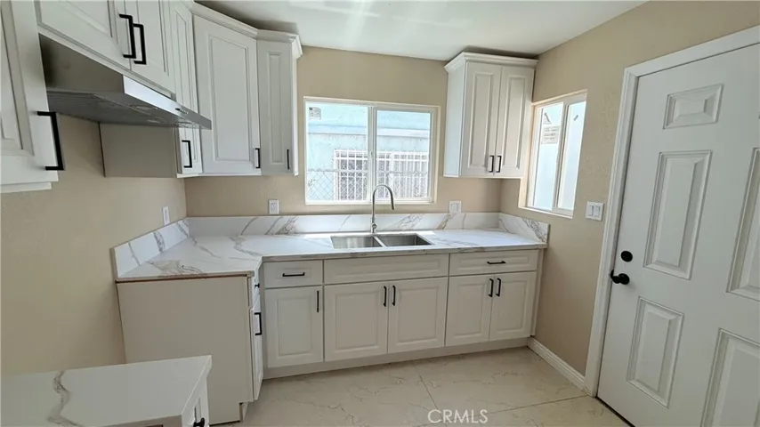 11154 Towne, Los Angeles, California 90061