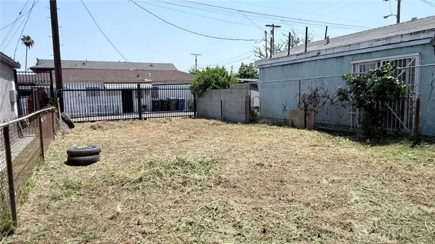 11154 Towne, Los Angeles, California 90061