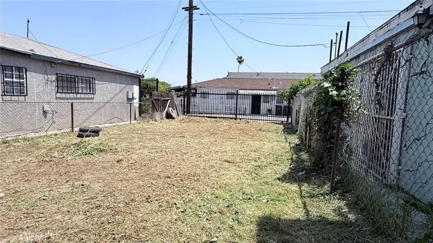 11154 Towne, Los Angeles, California 90061
