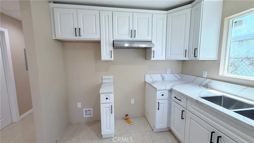 11154 Towne, Los Angeles, California 90061