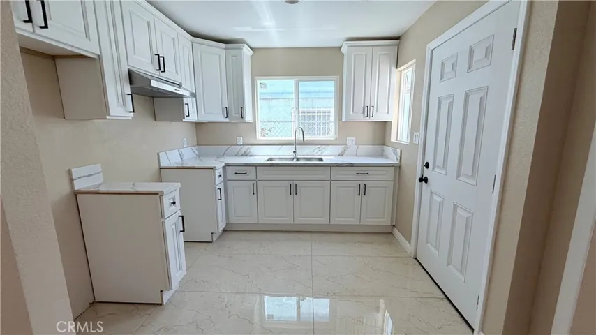 11154 Towne, Los Angeles, California 90061