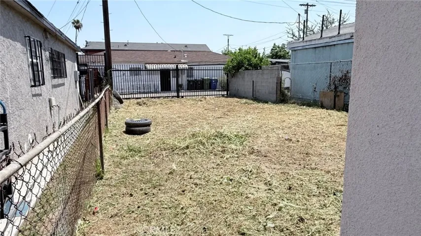 11154 Towne, Los Angeles, California 90061
