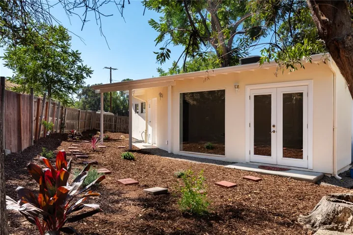 10416 Clybourn Avenue, Shadow Hills, California 91040