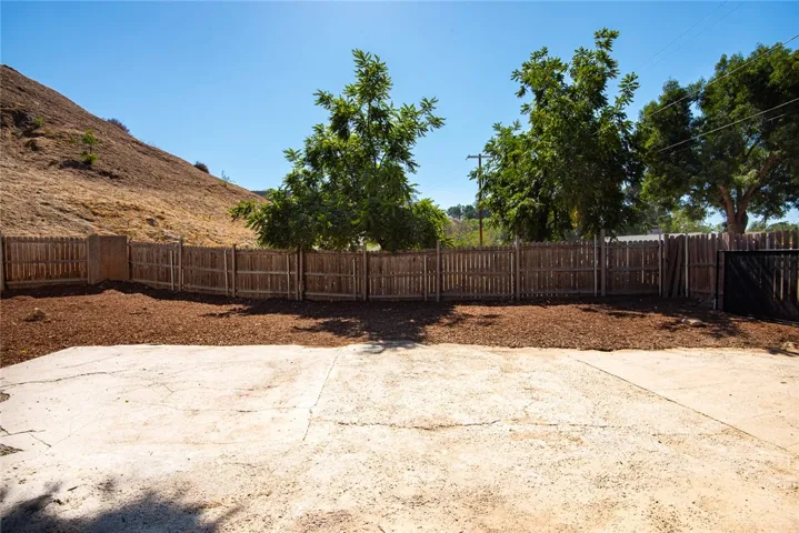 10416 Clybourn Avenue, Shadow Hills, California 91040