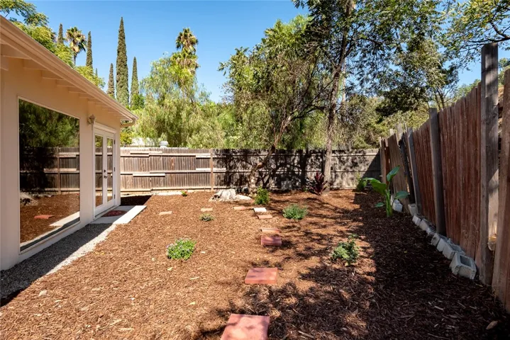 10416 Clybourn Avenue, Shadow Hills, California 91040